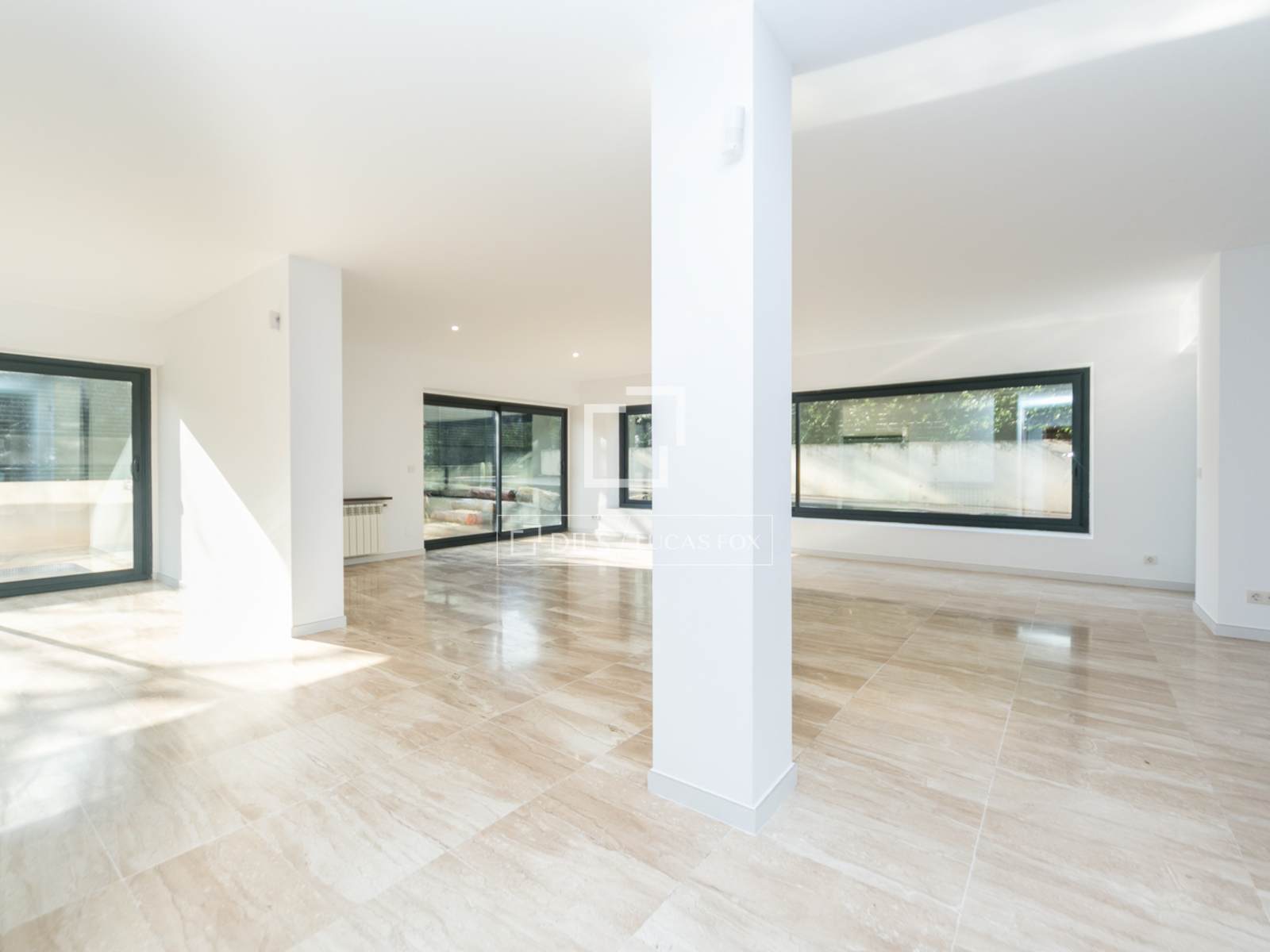 Villa a Sant Cugat Del Valles, Barcelona, Spagna 4 camere da letto, 587 mq. N° 150538