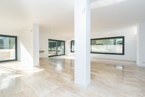 Villa for sale in Valldoreix, Barcelona, Spain 4 bedrooms, 587 sq.m. No. 150538 - photo 7