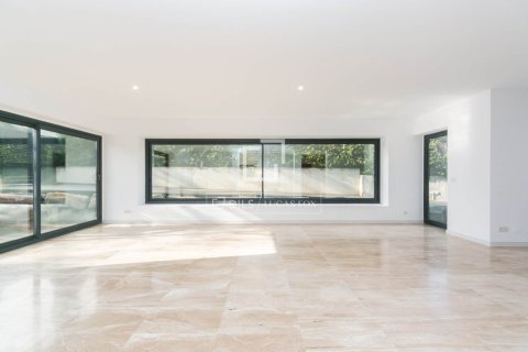 Villa for sale in Valldoreix, Barcelona, Spain 4 bedrooms, 587 sq.m. No. 150538 - photo 8