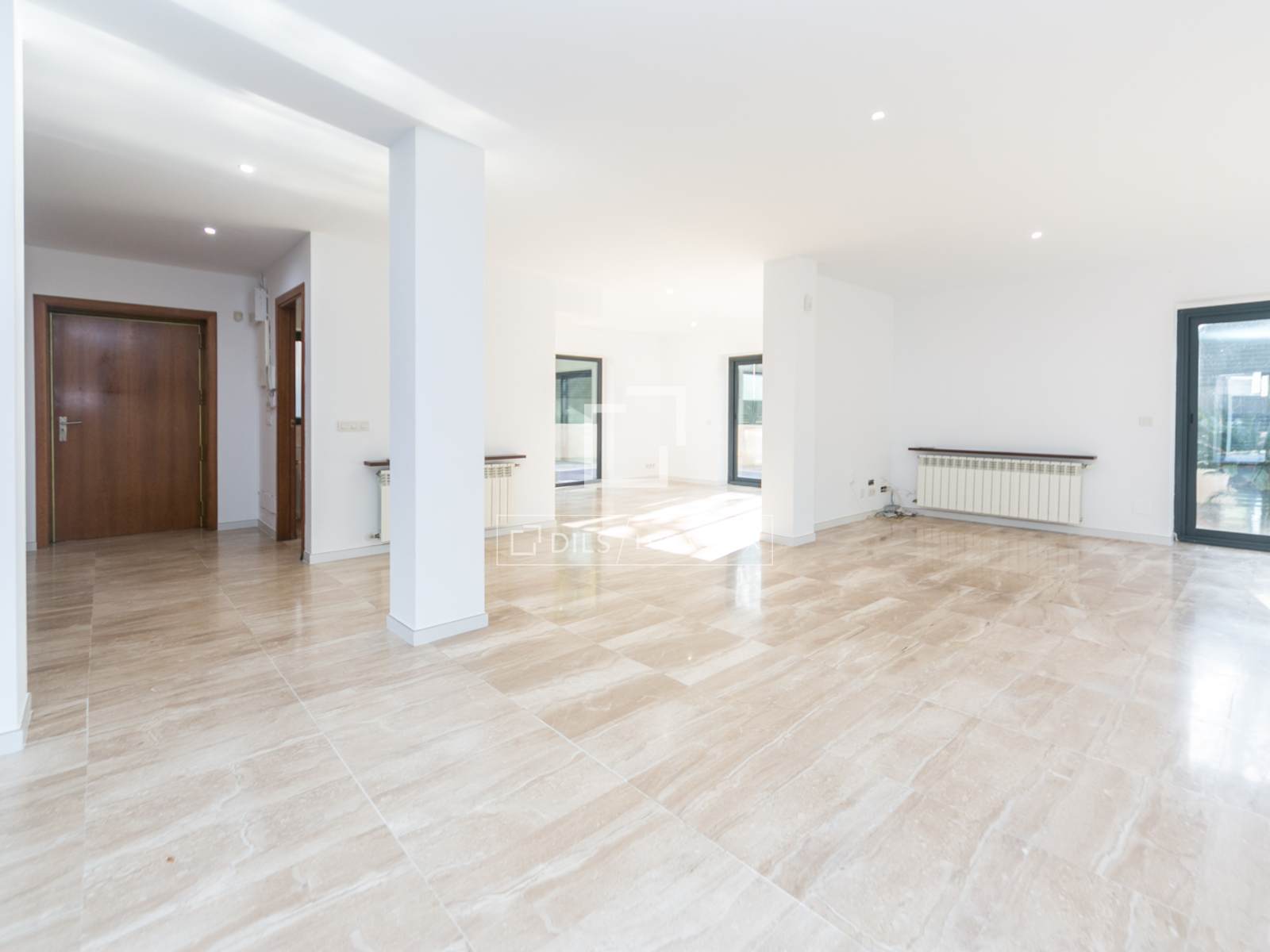 Villa a Sant Cugat Del Valles, Barcelona, Spagna 4 camere da letto, 587 mq. N° 150538