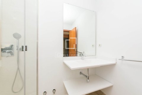 Villa for sale in Valldoreix, Barcelona, Spain 4 bedrooms, 587 sq.m. No. 150538 - photo 17