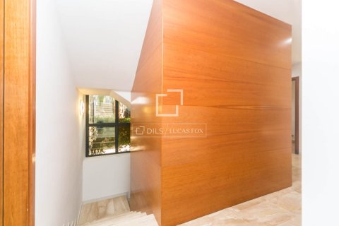 Villa for sale in Valldoreix, Barcelona, Spain 4 bedrooms, 587 sq.m. No. 150538 - photo 29