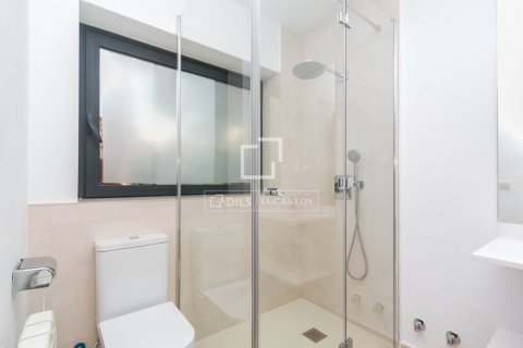 Villa for sale in Valldoreix, Barcelona, Spain 4 bedrooms, 587 sq.m. No. 150538 - photo 16