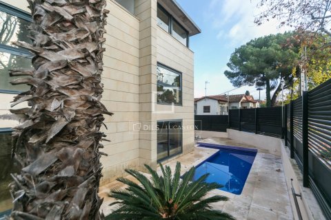 Villa for sale in Valldoreix, Barcelona, Spain 4 bedrooms, 587 sq.m. No. 150538 - photo 2
