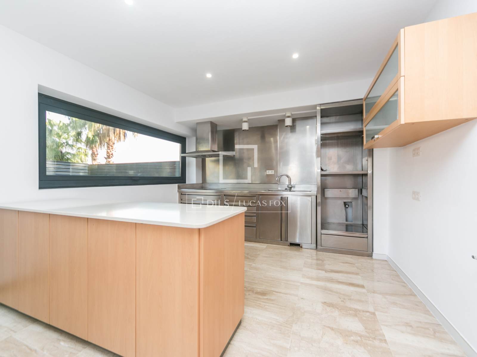 Villa a Sant Cugat Del Valles, Barcelona, Spagna 4 camere da letto, 587 mq. N° 150538