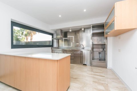 Villa for sale in Valldoreix, Barcelona, Spain 4 bedrooms, 587 sq.m. No. 150538 - photo 22