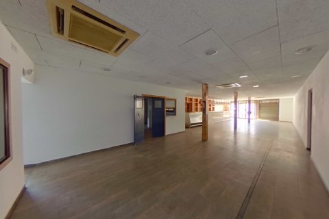 Retail store a Granollers, Barcelona, Spagna 2 camere da letto, 224 mq. N° 191603