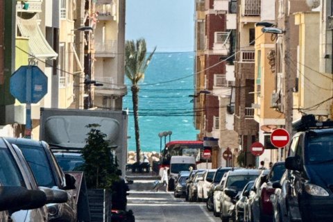 Lägenhet till salu i Torrevieja, Alicante, Spanien 4 sovrum, 146 kvm. Nr. 196388 - foto 16