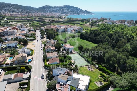 Hus i Roses, Girona, Spanien 6 sovrum, 975 kvm. Nr. 159023