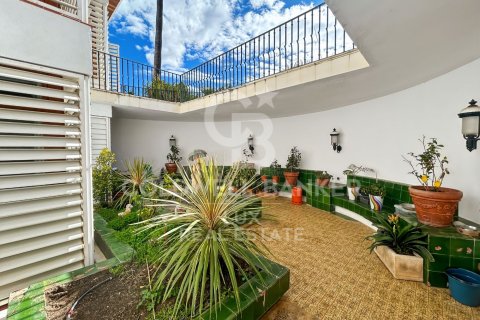 Hus till salu i Roses, Girona, Spanien 6 sovrum, 975 kvm. Nr. 159023 - foto 13