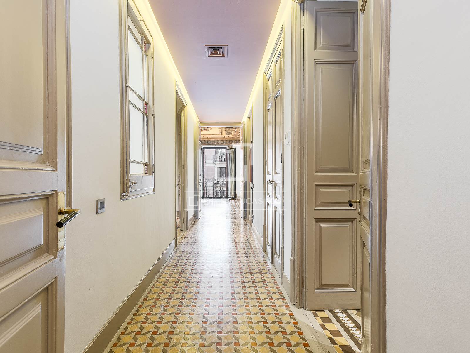 Wohnung in Barcelona, Spanien 3 Schlafzimmer, 196 m2 Nr. 150562