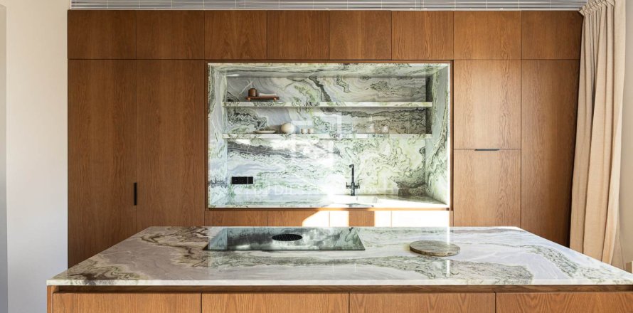 Apartamento en Barcelona, España 3 dormitorios, 142 m2 No. 150565