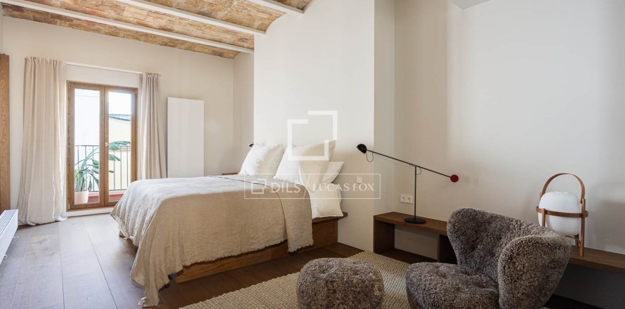 Apartamento en Barcelona, España 3 dormitorios, 142 m2 No. 150565