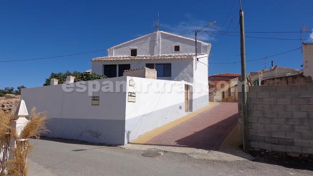 Hus i Oria, Almeria, Spanien 3 sovrum, 150 kvm. Nr. 184077