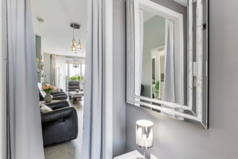 Huoneisto myytävänä Torrevieja, Alicante, Espanja, 2 makuuhuonetta, 64 m2 No. 141458 - kuva 10