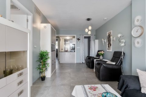 Huoneisto myytävänä Torrevieja, Alicante, Espanja, 2 makuuhuonetta, 64 m2 No. 141458 - kuva 9