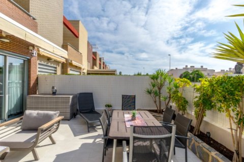 Huoneisto myytävänä Torrevieja, Alicante, Espanja, 2 makuuhuonetta, 64 m2 No. 141458 - kuva 19