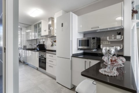 Huoneisto myytävänä Torrevieja, Alicante, Espanja, 2 makuuhuonetta, 64 m2 No. 141458 - kuva 11