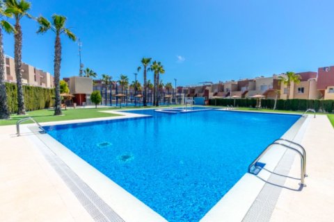 Huoneisto myytävänä Torrevieja, Alicante, Espanja, 2 makuuhuonetta, 64 m2 No. 141458 - kuva 28
