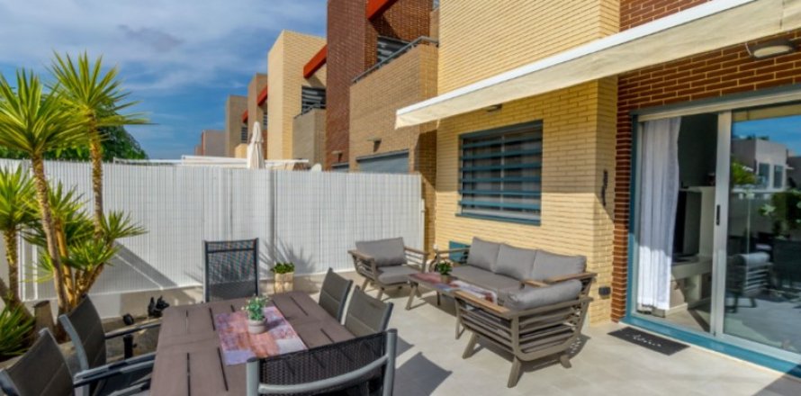 Huoneisto Torrevieja, Alicante, Espanja 2 makuuhuonetta, 64 m2 No. 141458