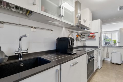 Huoneisto myytävänä Torrevieja, Alicante, Espanja, 2 makuuhuonetta, 64 m2 No. 141458 - kuva 13