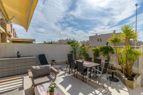 Huoneisto myytävänä Torrevieja, Alicante, Espanja, 2 makuuhuonetta, 64 m2 No. 141458 - kuva 3