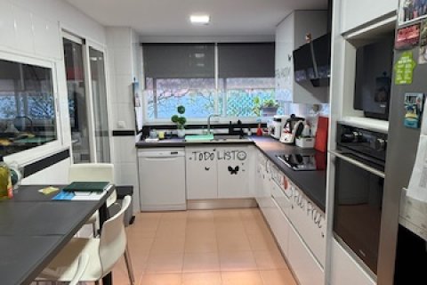 Apartment for sale in Alicante, Spain 3 bedrooms, 90 sq.m. No. 141460 - photo 17