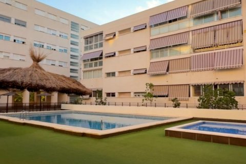 Apartment for sale in Alicante, Spain 3 bedrooms, 90 sq.m. No. 141460 - photo 1