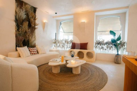 Commercial property en Espagne 453 m2 No. 151927