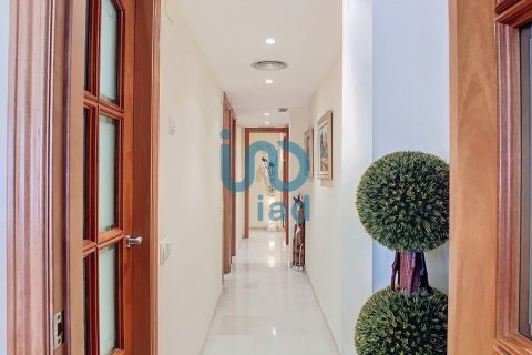 Tvåvåningslägenhet till salu i Malgrat de Mar, Barcelona, Spanien 3 sovrum, 141 kvm. Nr. 154010 - foto 27