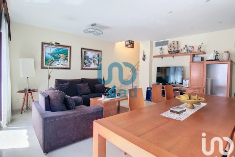 Tvåvåningslägenhet till salu i Malgrat de Mar, Barcelona, Spanien 3 sovrum, 141 kvm. Nr. 154010 - foto 3