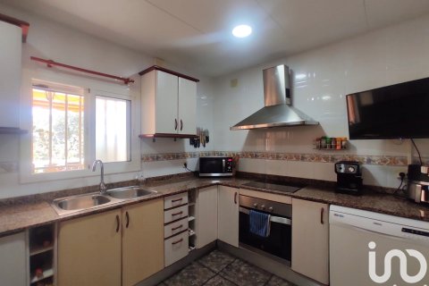 Продажа дома в Ла-Бисбаль-дель-Пенедес, Таррагона, Испания 5 спален, 213м2 №154014 - фото 9