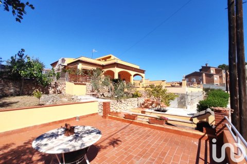 Продажа дома в Ла-Бисбаль-дель-Пенедес, Таррагона, Испания 5 спален, 213м2 №154014 - фото 3