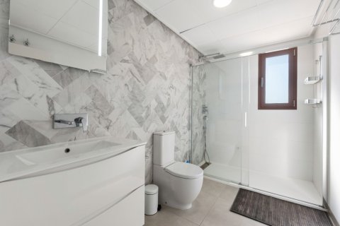 Apartamento en venta en Mil Palmeras, Alicante, España 3 dormitorios, 86 m2 No. 146029 - foto 10