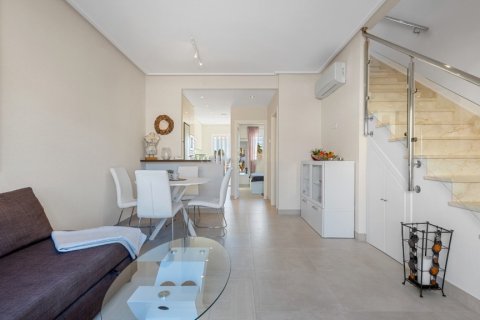 Townhouse for sale in Cabo Roig, Alicante, Spain 3 bedrooms, 71 sq.m. No. 146027 - photo 13