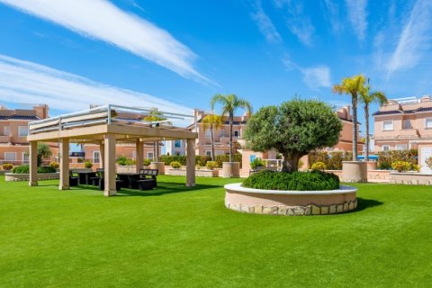 Townhouse for sale in Cabo Roig, Alicante, Spain 3 bedrooms, 71 sq.m. No. 146027 - photo 30