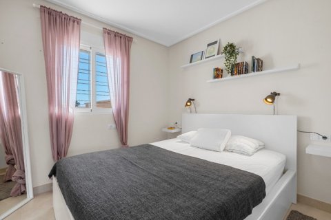 Townhouse for sale in Cabo Roig, Alicante, Spain 3 bedrooms, 71 sq.m. No. 146027 - photo 3