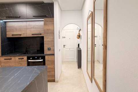 Apartment for sale in Torrevieja, Alicante, Spain 1 bedroom, 65 sq.m. No. 193580 - photo 14