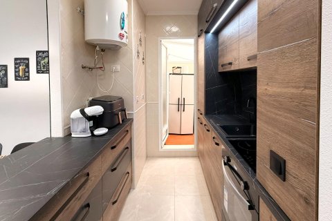 Apartment for sale in Torrevieja, Alicante, Spain 1 bedroom, 65 sq.m. No. 193580 - photo 12