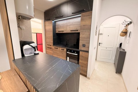 Apartment for sale in Torrevieja, Alicante, Spain 1 bedroom, 65 sq.m. No. 193580 - photo 8