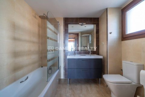 Dom w Platja D'aro, Girona, Hiszpania 4 sypialnie, 339 mkw. nr 176969 – zdjęcie 24