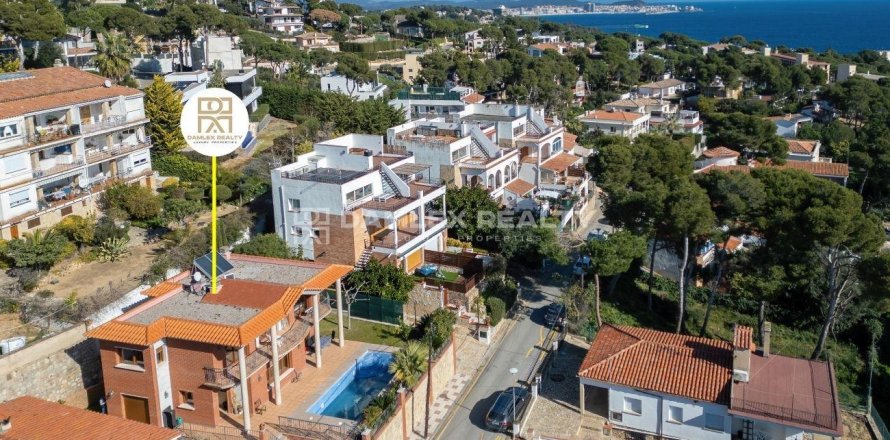 Dom w Platja D'aro, Girona, Hiszpania 4 sypialnie, 339 mkw. nr 176969