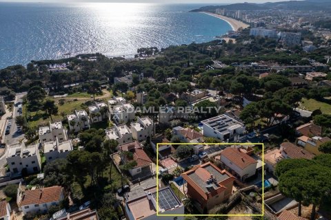 Dom w Platja D'aro, Girona, Hiszpania 4 sypialnie, 339 mkw. nr 176969 – zdjęcie 5