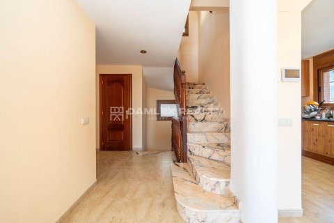 Dom w Platja D'aro, Girona, Hiszpania 4 sypialnie, 339 mkw. nr 176969 – zdjęcie 16