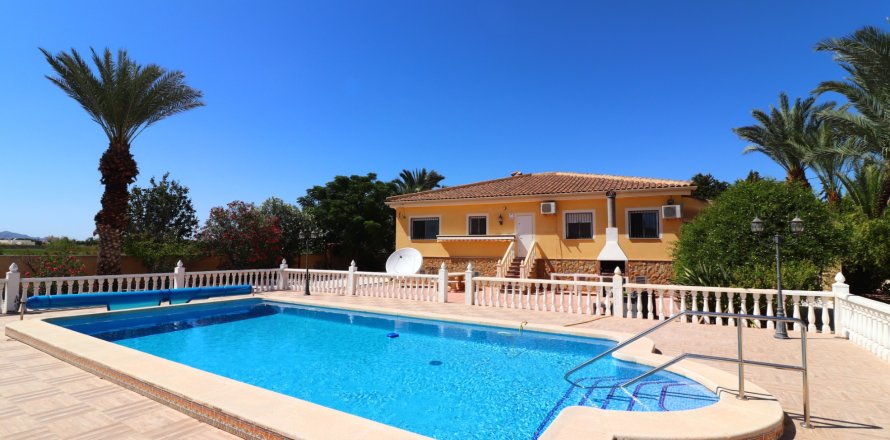Finca Catral, Alicante, Espanja 3 makuuhuonetta, 235 m2 No. 137710