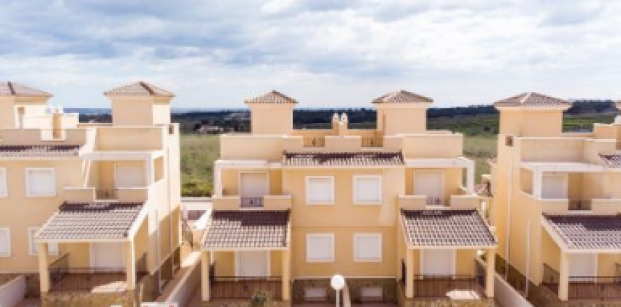 Rindu māja San Miguel de Salinas, Alicante, Spānijā 3 istabas, 147 m2 Nr. 137707