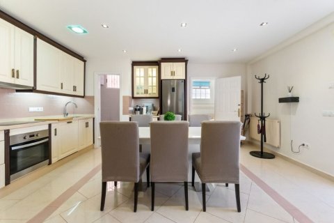 Townhouse for sale Torrevieja, Alicante, Spain 5 bedrooms, 164 sq.m. No. 137705 - photo 12