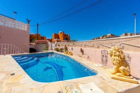 Townhouse for sale Torrevieja, Alicante, Spain 5 bedrooms, 164 sq.m. No. 137705 - photo 3