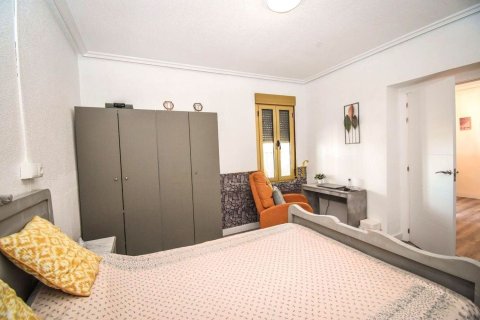 Villa à vendre à Elche, Alicante, Espagne, 4 chambres, 326 m2 No. 180746 - photo 8