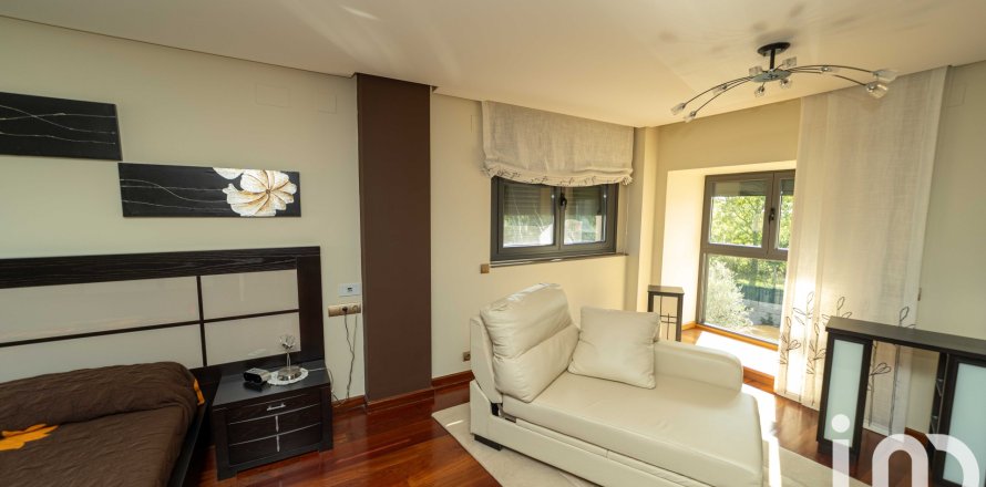 Māja Villaquilambre, Leon, Spānijā 5 istabas, 591 m2 Nr. 153273